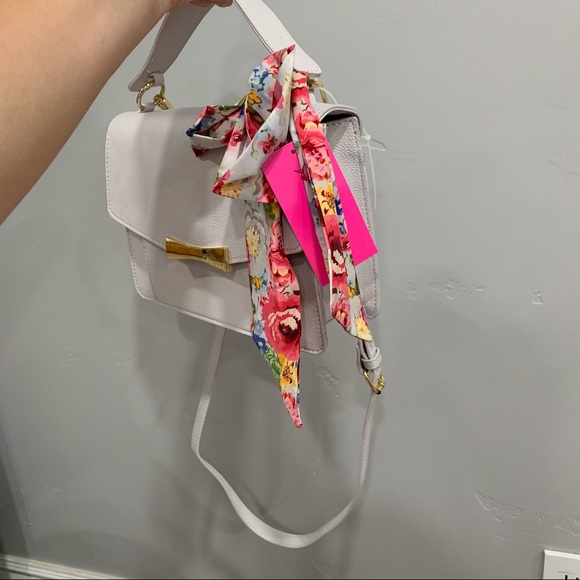 NWT Betsey Johnson Off White Floral Satchel Purse - Picture 3 of 5